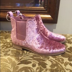TOMS ELLA BOOTIES PINK AND ADORABLE